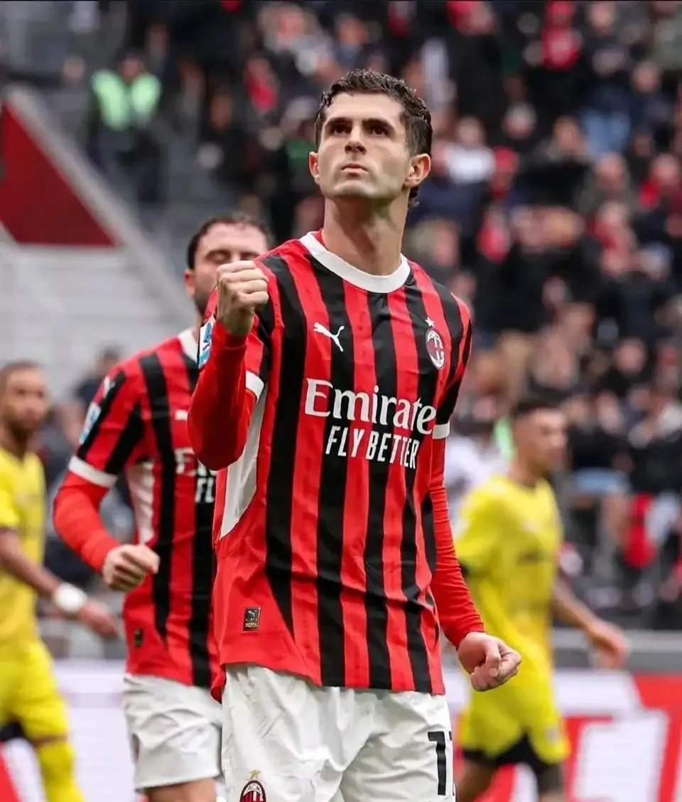 包含AC米兰主场惨败，遭遇欧冠资格之战挫折的词条