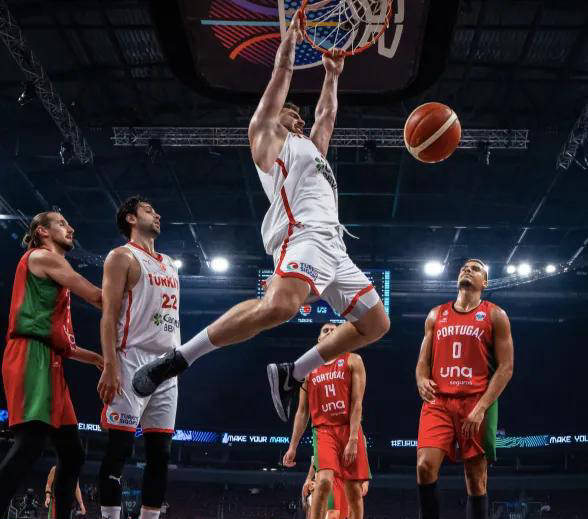 新星表现抢眼,球队斩获连胜 新星表现抢眼,球队斩获连胜