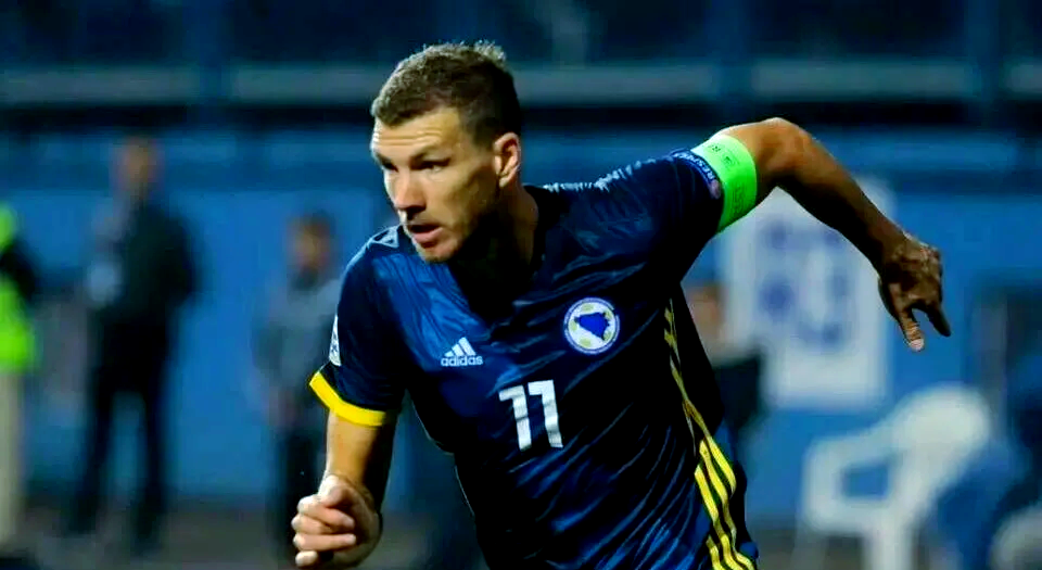 B体育体育电竞-关于真正强者对决！国际足坛球星竞技的信息