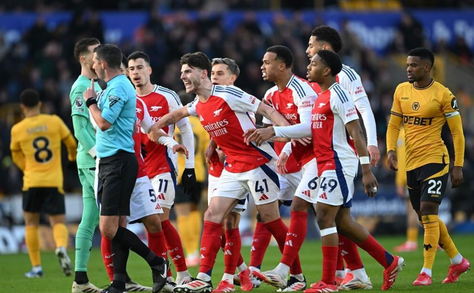 阿森纳遭逢连败，球队面临困境需要调整